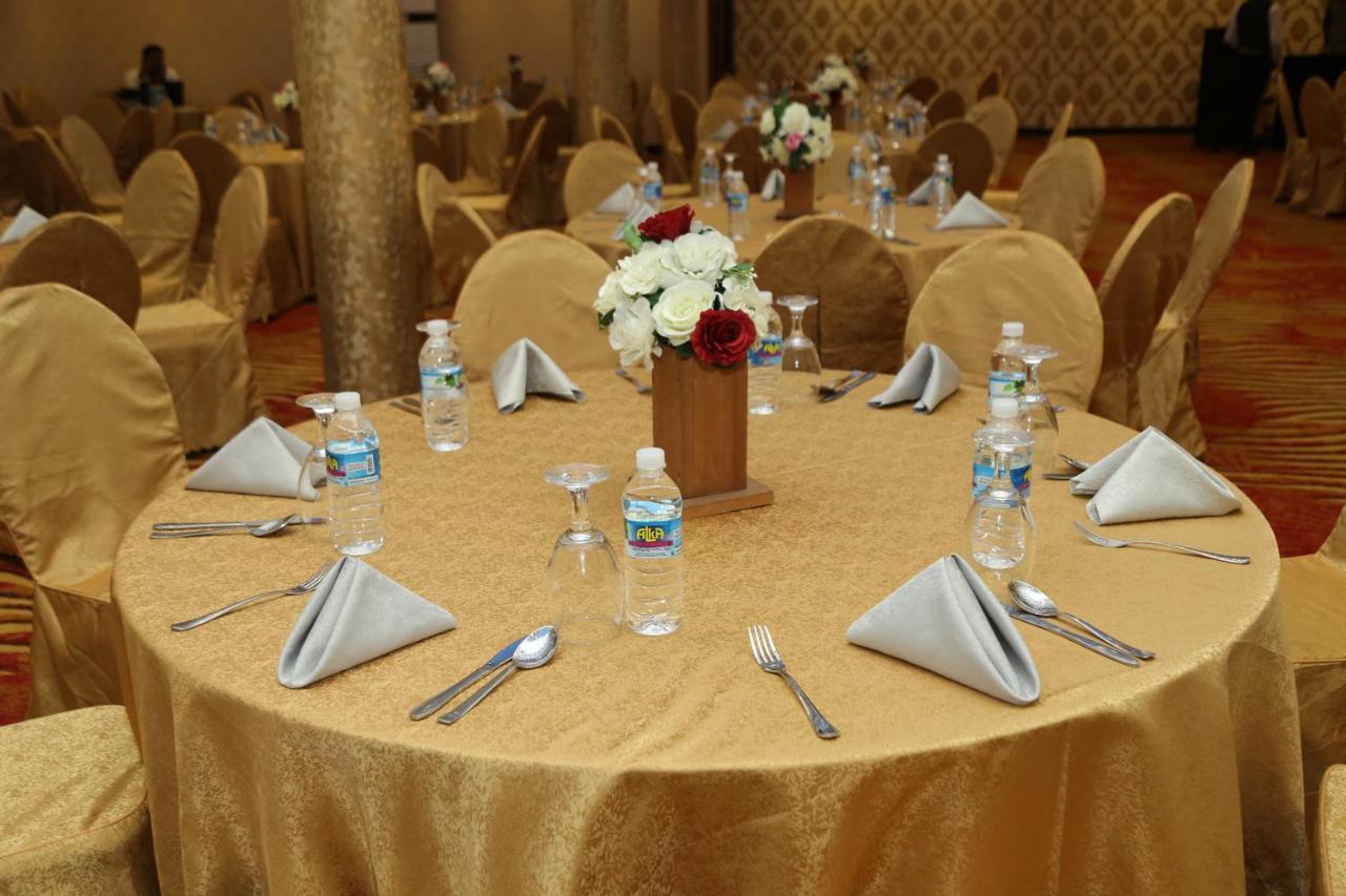 Polhena Grand Resort & Banquet Matara Esterno foto